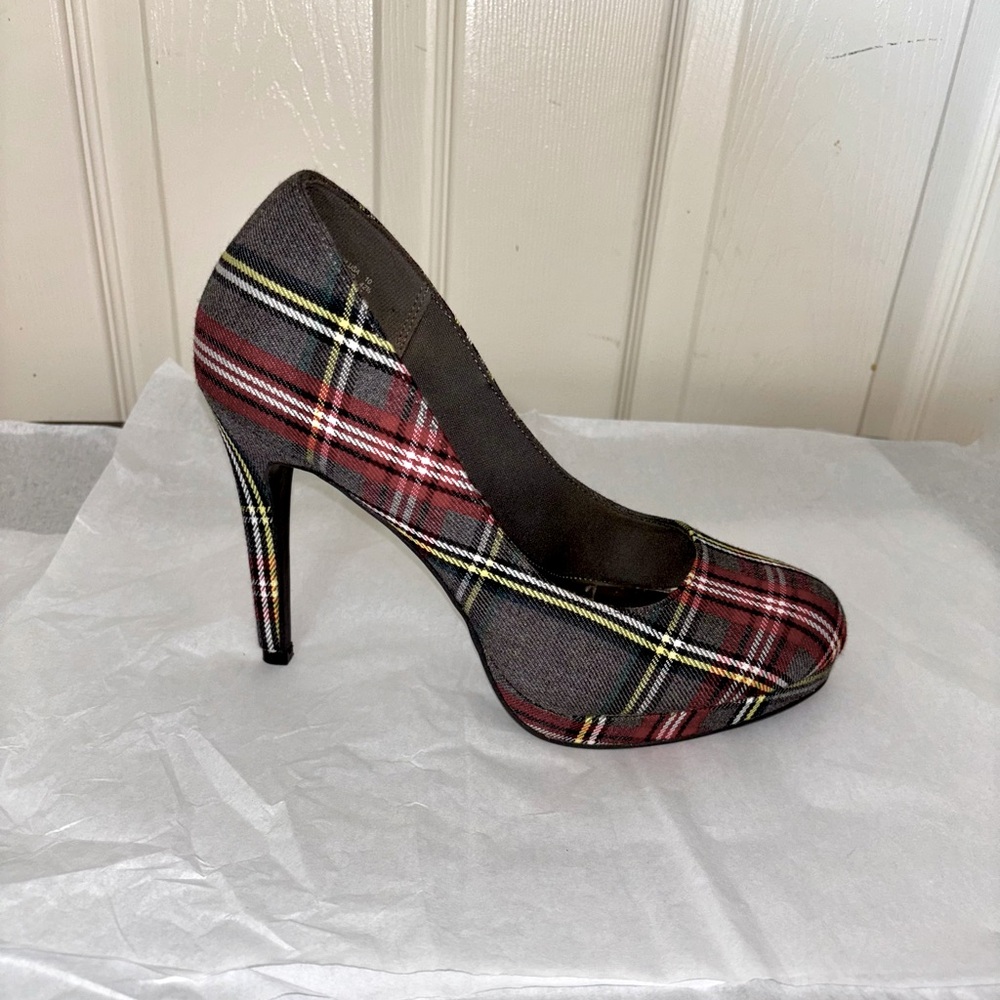 Fioni Heels Women’s Size 10 Red Black Plaid Professional School Girl Style